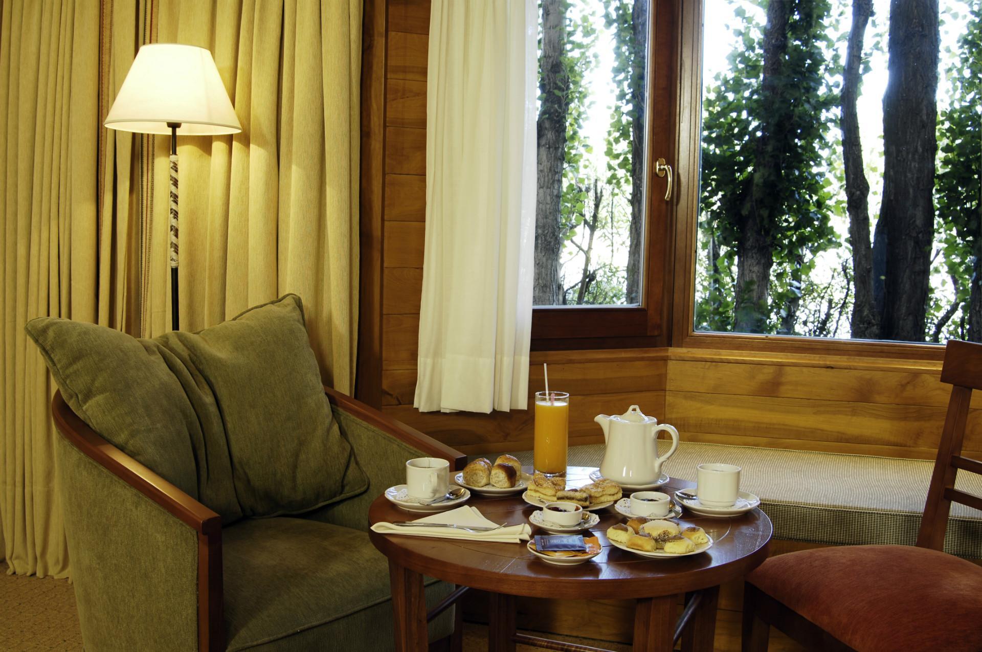 Mirador Del Lago Hotel El Calafate Exterior photo